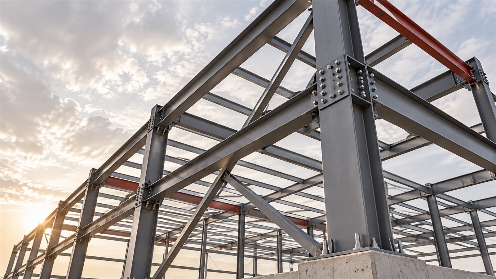 Estructura metálica de acero de una nave industrial